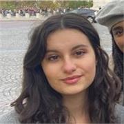 Laureata in lingue (inglese e francese) offre supporto allo studio per studenti di scuola primaria, media, superiore e università