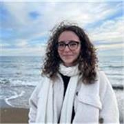 Offro lezioni private a studenti di scuola secondaria di primo e/o secondo grado, ma anche a studenti universitari.