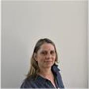 Profesora de inglés IB (SL y HL) con más de 22 años de experiencia. Titulada en literatura inglesa, clases de conversación