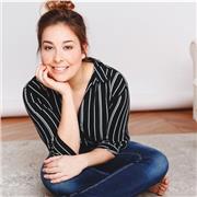 Professeur de chant et coach vocale, approche douce et bienveillante pour une pratique saine et efficace