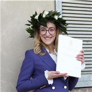 Impartisco lezioni progettate sulle necessità del singolo studente, cercando di individuare quale metodo sia più consono per esso