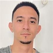 Joven hablante nativo de Español, con buena disposición para ayudarte.