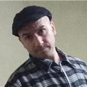 método autodidacta: guitarra, bajo, batería, piano, voz. Afianzamiento a la composición, canto, etc