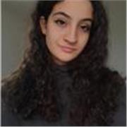 Studentessa diplomata in un liceo scientifico