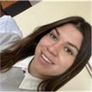 Estudiante de administración pública dicta clases de lenguaje y matemáticas a chicos entre 6 y 13 años