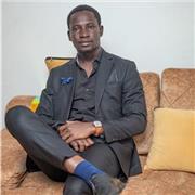 Professeur de français expérimenté avec une solide compétence en littérature comparée