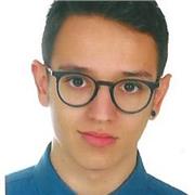 Nativo italiano enseña italiano básico para establecer una base