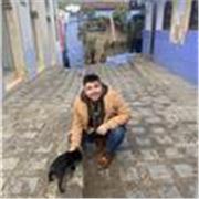 Chico joven de 30 años criado en Mallorca, el inglés es mi segunda lengua.