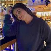Me llamo Ana Sanmateo, vivo en Cádiz y soy estudiante en Química en la Universidad de Sevilla. 