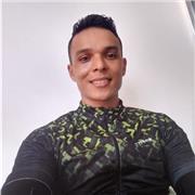Profesor de economía recién graduado y con muchas ganas de emprender en la docencia