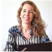 Profesora de inglés para adultos, todos los niveles, y conversación. Diseño y dicto clases en empresa multinacional de medios de comunicación. Metodología efectiva y duradera