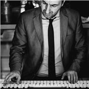 professor de piano moderno y organo hammond