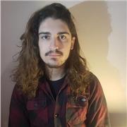 Jeune et passionné sortant de bac professionnel photographique