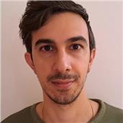 Insegnante di italiano, laureato in Scienze storiche, offre lezioni di latino, italiano, storia e filosofia, a Potenza Picena.