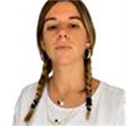 Chica que le gustan los niños pequeños, y que le ilusiona ayudarles con sus deberes y exámenes de primaria. Tengo experiencia.