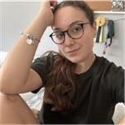 insegnate di scienze/anatomia, studia all’odontotecnico