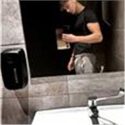 Soy un joven de 19 años, estudiando un grado en Derecho, jugué en el Granada de baloncesto y me gustaria enseñar a niños