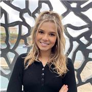 Je donne des cours de maths et soutien scolaire.