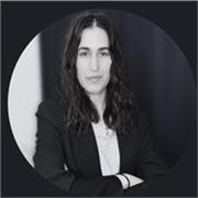 Ciao! Mi chiamo Camilla, ho 28 anni e sono laureata in Lingue Moderne con esperienza nell'insegnamento privato a ragazzi.