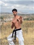 Entrenador personal especializado en artes marciales, con una una experiencia de 22 años como practicante y 3 años como profesor