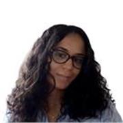 Laureata in Interpretariato e Traduzione e Mediazione Linguistica e Interculturale, propone lezioni di conversazione e letteratura spagnola per ragazzi di medie, superiori ed università