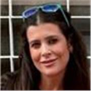 Profesora entrenadora personal apta para todos los niveles