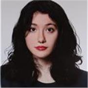 Estudiante que le encanta enseñar tanto a niños como adolescentes 