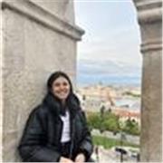 Insegnante di francese per ragazzi delle medie e superiori, disponibile sia per grammatica che per letteratura
