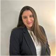Hola! Soy Carlota, tengo 24 años y estoy graduada en la carrera de Economía y Negocios Internacionales.