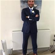 Soy profesor de Italiano nativo, he dado lecciones a alumnos de 13 años hasta adultos en línea. Me defino como un profesor que sabe exigir a sus alumnos y al mismo tiempo me considero paciente para asegurarme que están aprendiendo ésta lengua tan maravill