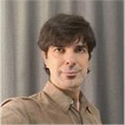 Profesor PhD en Paisaje, experto en diseño de interiores. Clases online con enfoque práctico.