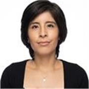 Profesora de Inglés imparte clases a niños de todas las edades