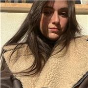 Traductora de francés. Y puedo dar clases a todas las edades