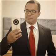 Professor multipós-graduado e experiente em vestibulares