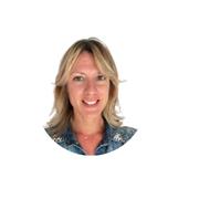 Passionnée par ma langue maternelle comme les langues étrangères, je souhaite en faire bénéficier tous ceux qui en ont besoin!