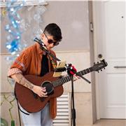 Profe de guitarra da clases particulares para diferentes niveles