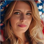 Docente di italiano impartisce lezioni di italiano sia a studenti italiani, sia a stranieri