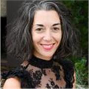 Profesora titulada para dar clases de español, con 16 años de experiencia, se ofrece para dar clases online. 