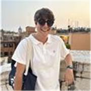 Profesor de inglés apto para edades y niveles diversos, desde primer ciclo de educación infantil en adelante.