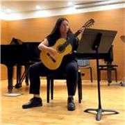 Diplomata al Liceo Musicale A. Casardi di Barletta e studentessa del Conservatorio Niccolò Piccinni, offro lezioni di chitarra