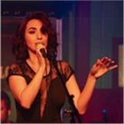 Insegnante di Canto Moderno Multistilistico di Roma offre lezioni a domicilio per adulti e bambini dagli 8 anni