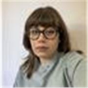 Profesora graduada en Bellas Artes con mención en la especialidad de Medios Audiovisuales, doy clases creativas y dinámicas