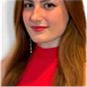 Profesora especializada en la enseñanza de idiomas a niños y adultos