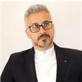İngilizceyi pratik ve anlaşılır şekilde öğreten sabırlı ve iletişimi güçlü bir eğitmenim.