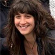 Me defino coml una persona con buen conocimiento de sintaxis en lengua castellana, así como en literatura e historia. 