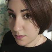 Profesora titulada en continua actualización formativa para ofrecer una enseñanza de calidad y al alcance de todos/as.