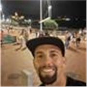 Profesor aplicado y con conocimiento para ayudar a los alumnos a conseguir sus metas