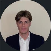 Laureando in ingegneria gestionale impartisce lezioni di matematica e fisica a studenti di scuole elementari, medie e superiori