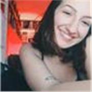 Studentessa laureata in Lettere Moderne all’Università della Sapienza di Roma impartisce lezioni di italiano a bambin* e ragazz* di medie ed elementari