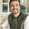 Türkiye’de çalışan veya yaşayan yabancılara ihtiyaç duydukları kadar Türkçe öğretiyorum. 